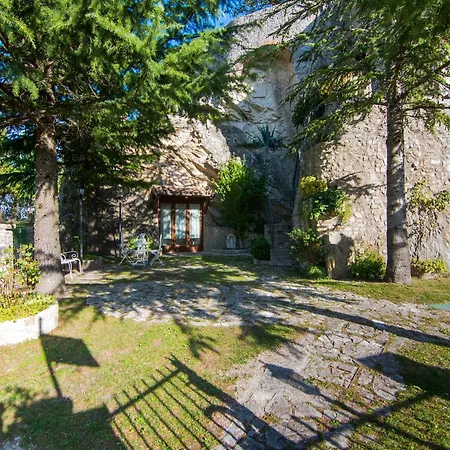 Appealing In With Near Centre Petrella Guidi