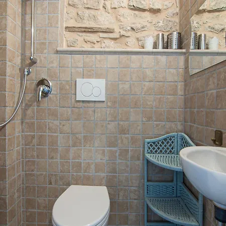 Appealing In With Near Centre Apartman Petrella Guidi