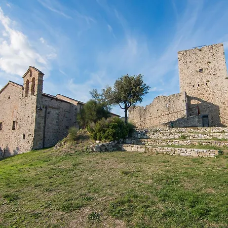 Apartman Appealing In With Near Centre Petrella Guidi