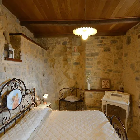Appealing In With Near Centre Apartment Petrella Guidi