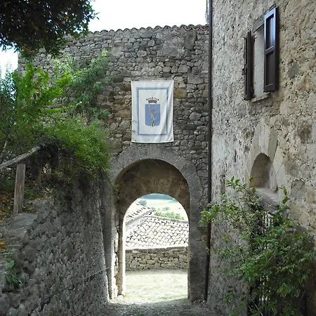 Appealing In With Near Centre Petrella Guidi