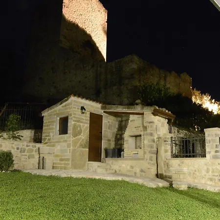 Appealing In With Near Centre Daire *