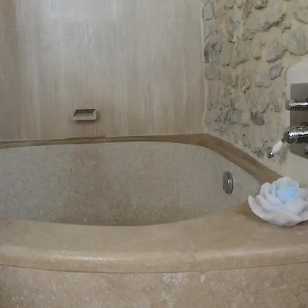 Apartment Appealing In With Near Centre *