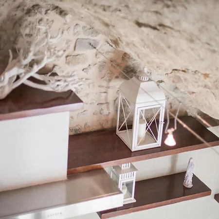 Apartment Appealing In With Near Centre *