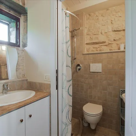 Appealing In With Near Centre Apartment