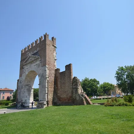Apartman Appealing In With Near Centre Petrella Guidi