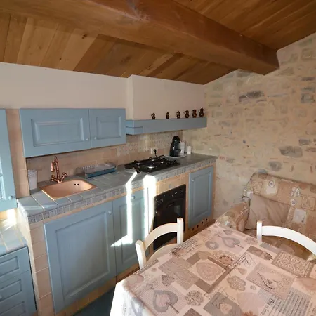 Appealing In With Near Centre Apartment