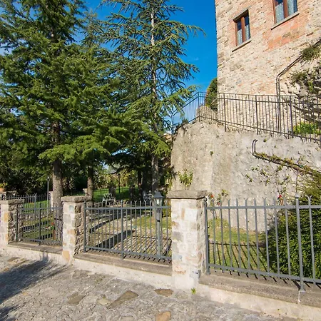 Apartment Appealing In With Near Centre