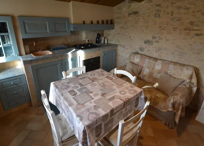 Apartamento Appealing In With Near Centre Petrella Guidi