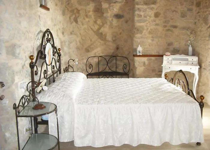 Appealing In With Near Centre * Petrella Guidi