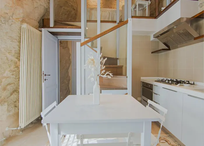 Appealing In With Near Centre Petrella Guidi