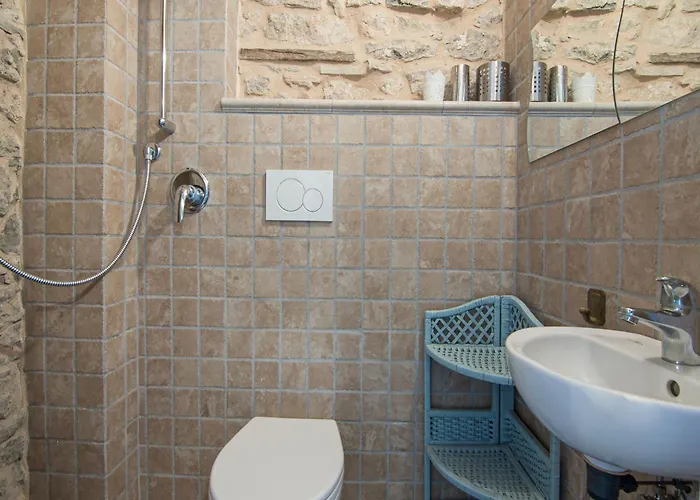 Appealing In With Near Centre Apartamento Petrella Guidi