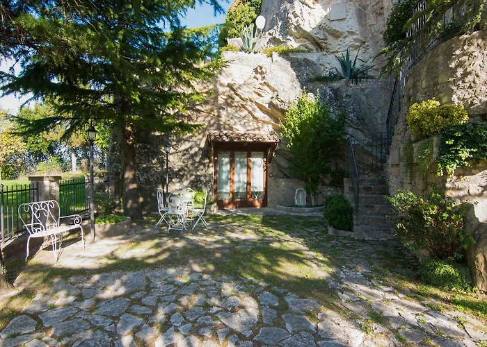 Appealing In With Near Centre Petrella Guidi