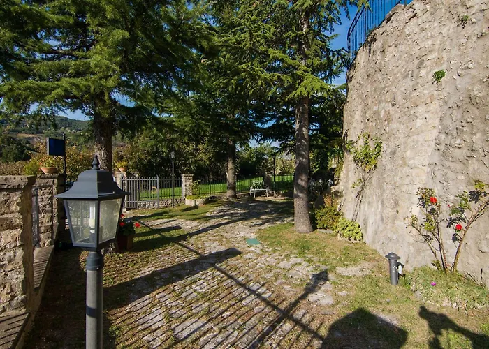 Apartamento Appealing In With Near Centre Petrella Guidi